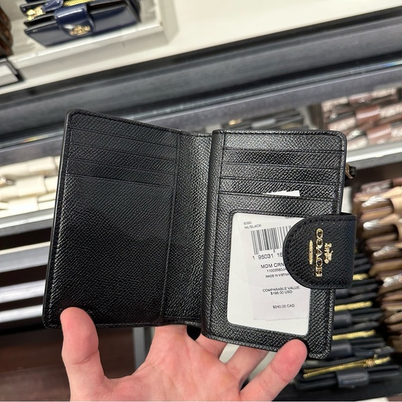 NWT Coach Medium Corner Zip Wallet Black / Gold - Picture 9 of 12